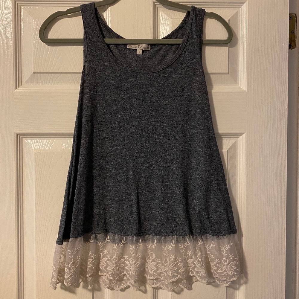Women's shirt (size small)